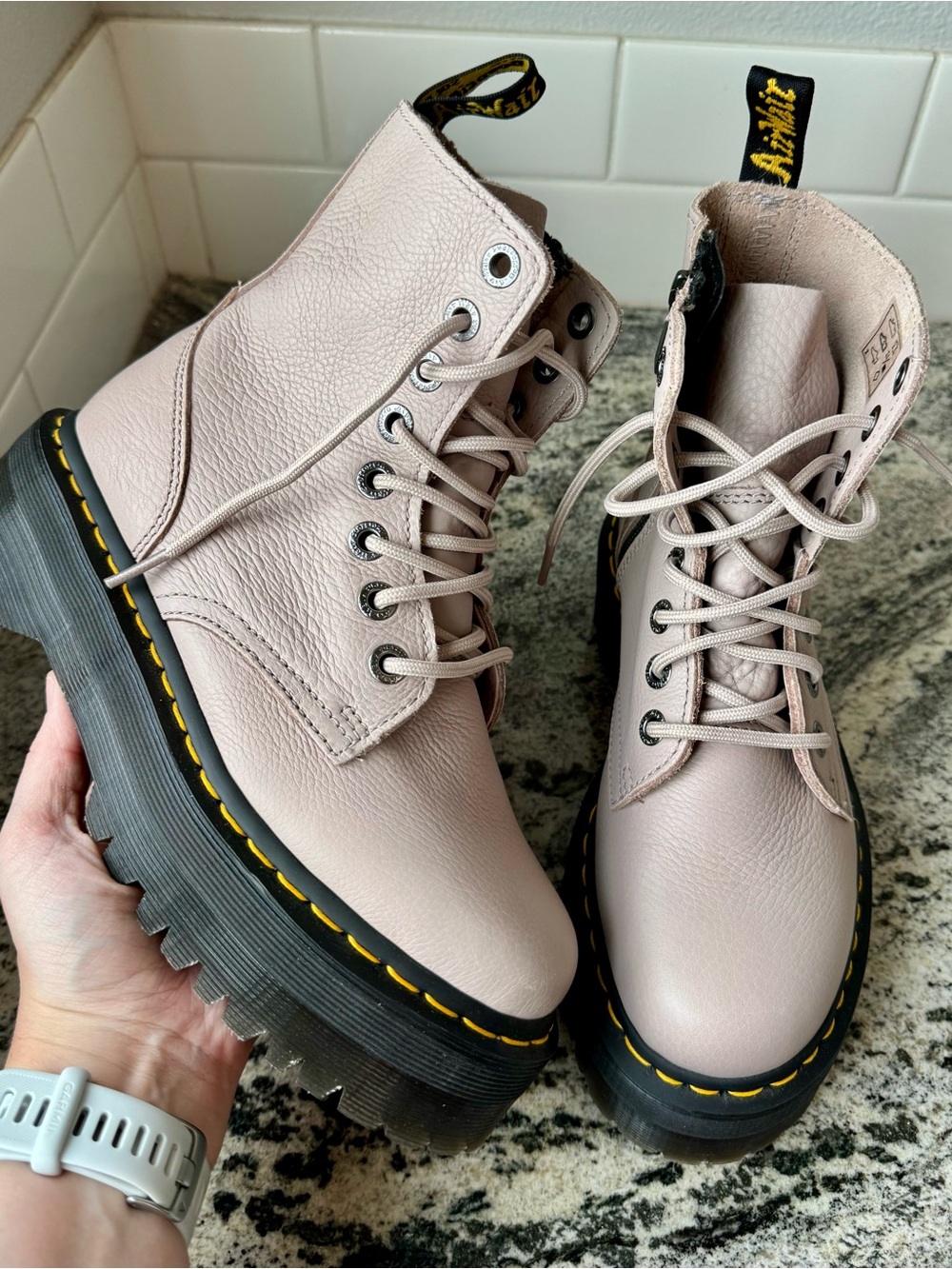 Dr. Martens Jadon III Pisa Vintage Taupe Leather Platform Boots L 7 Like New